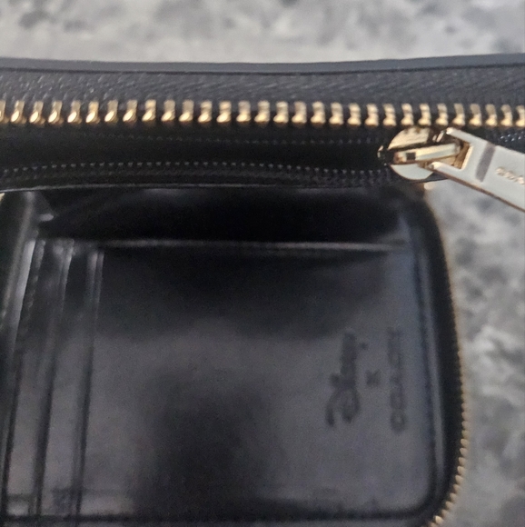 Coach Crossbody and wallet set Disney collection - Picture 7 of 8
